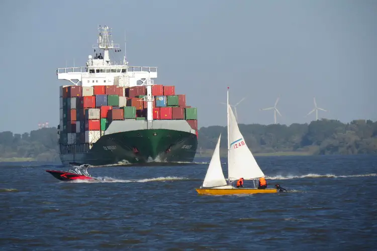 Boat Vs Ship 2 Ship vs Boat