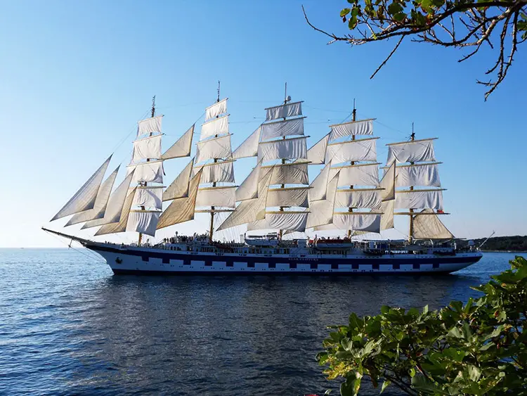 The History of Ships – An Insight into the Ancient Maritime World 3 Ship with sails