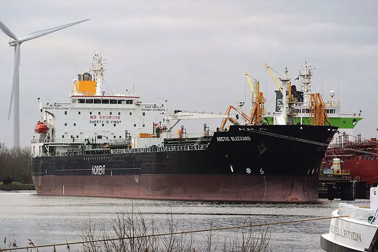 Ship Strikes Dredging Pipeline in Sabine Pass