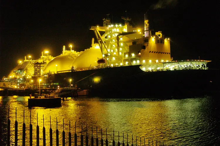 ABS Global Gas Team Awarded Classification Contract for Singapore's First LNG Bunker Barge 1 ABS Global Gas Team Awarded Classification Contract for Singapore's First LNG Bunker Barge