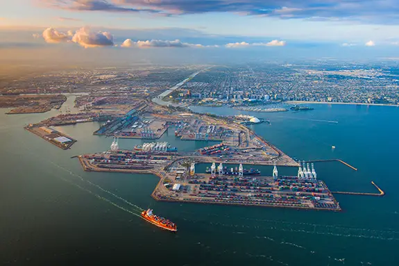 Port of Long Beach okays $870 million on-dock rail site to take containers off drayage carriers