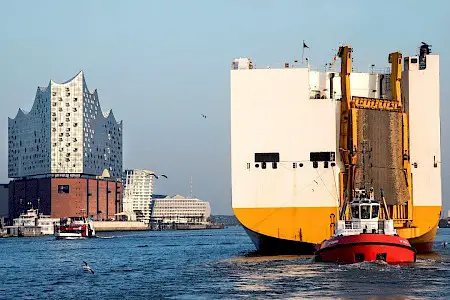 HVCC and Kotug Smit Towage optimise conditions of entry at the Port of Hamburg 1 HVCC and Kotug Smit Towage optimise conditions of entry at the Port of Hamburg