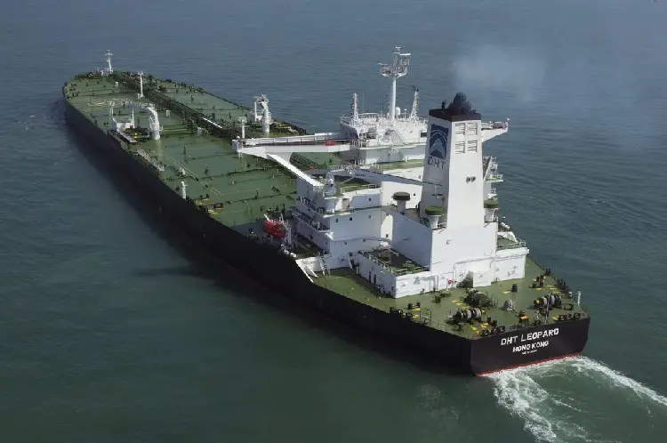 DHT Holdings Extends Charters for Two VLCCs to Be Fitted with Scrubbers 1 DHT Holdings Extends Charters for Two VLCCs to Be Fitted with Scrubbers 1