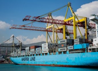 Fuel Spills from Maersk Ship during Bunkering in Hong Kong 1 Fuel Spills from Maersk Ship during Bunkering in Hong Kong 1
