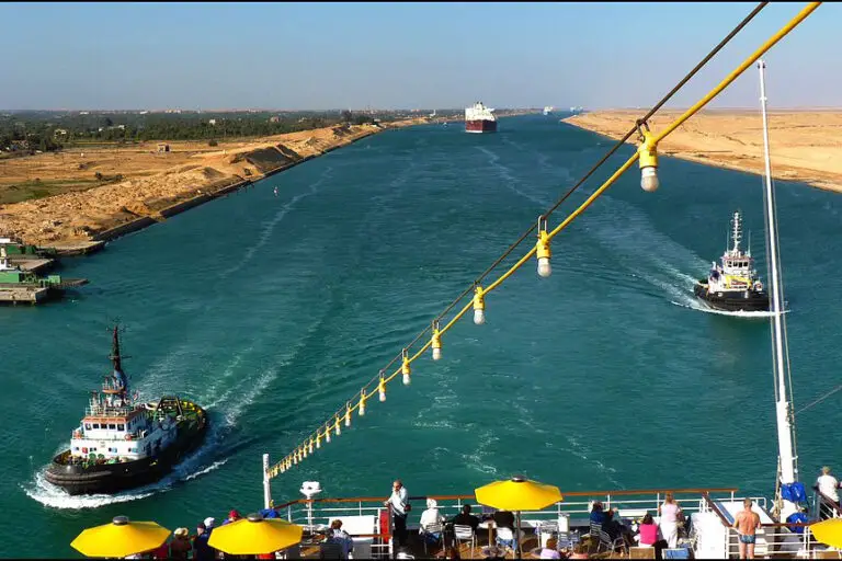 8 Interesting Suez Canal Facts [UPDATED for Ever Given]