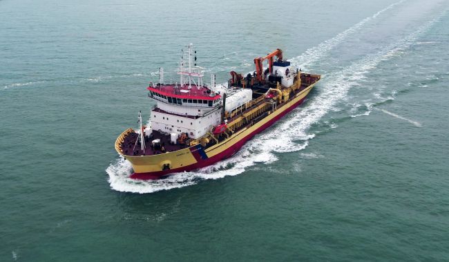 First European Dredger Converted To Dual-Fuel LNG / MGO Departs DSDu For Work