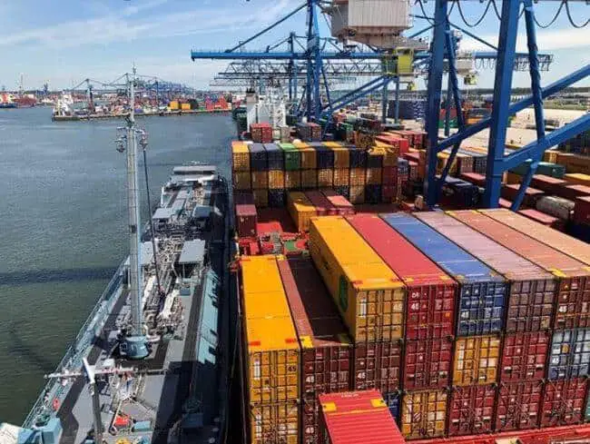 Containerships Performs Its First SIMOPS LNG Bunkering Operation On Container Vessel 1 Containerships Performs Its First SIMOPS LNG Bunkering Operation On Container Vessel
