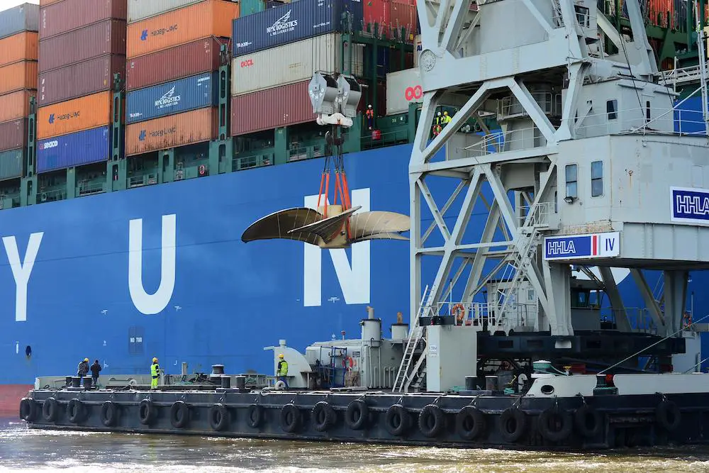 Largest Ship Propellers In The World 6 Propeller made by MMG ( Photo courtesy Maersk)