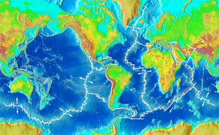 What is the Mid-Ocean Ridge? 3 Mid-Oceanic Range