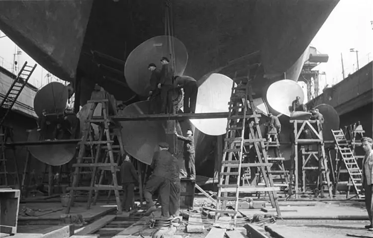 Largest Ship Propellers In The World 15 Bismark's Propeller