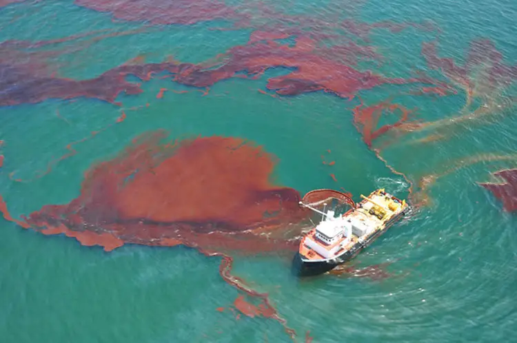 Skimming Oil after an Oil Spill 