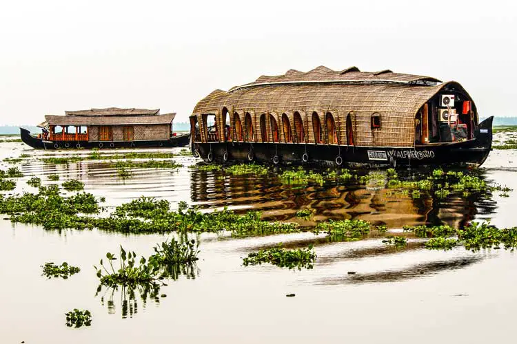 What is a houseboat?