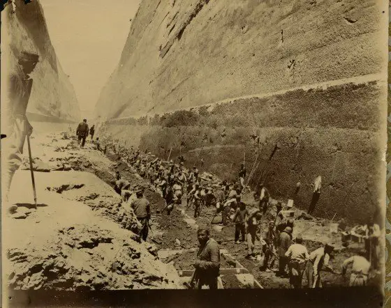 Photo from 1882-1890 shows the workers of the Société Internationale du Canal Maritime de Corinthe (Greece) in the process of carrying out the earthwork. Pic courtesy: https://history.bnpparibas/document/the-construction-of-the-corinth-maritime-canal-a-gigantic-jobsite/