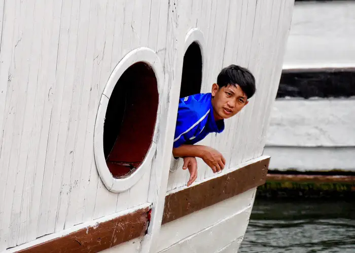 What is a Porthole Window in Ships?